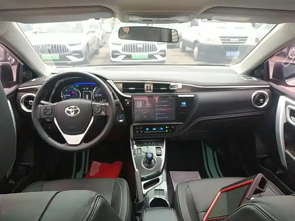 2017 Toyota Corolla Hybrid 1.8L E-CVT Elite Edition (Facelift) — миниатюра 10