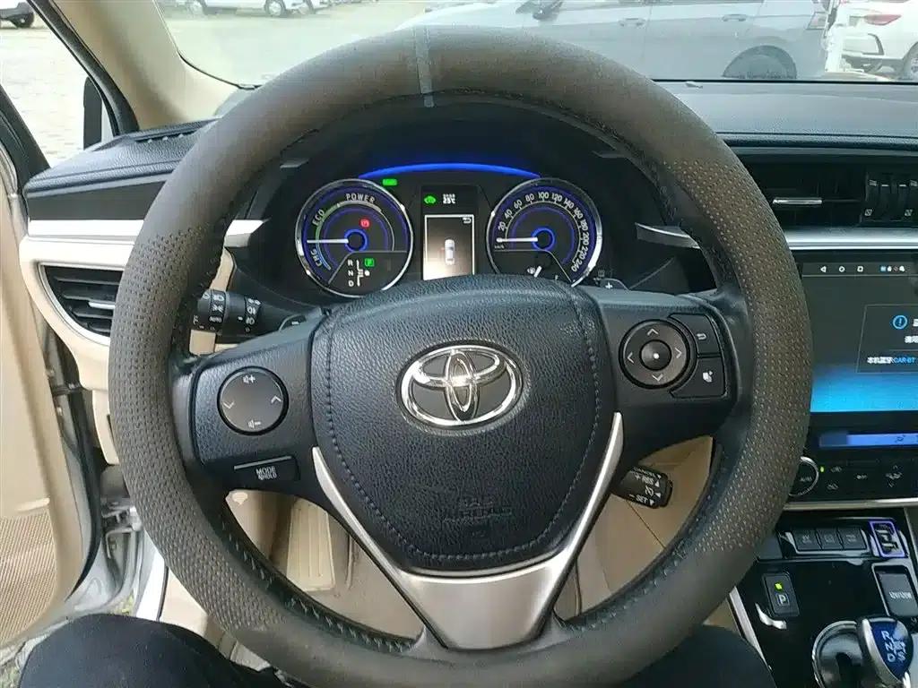 2016 Toyota Corolla Hybrid 1.8L E-CVT Elite Edition — миниатюра 11