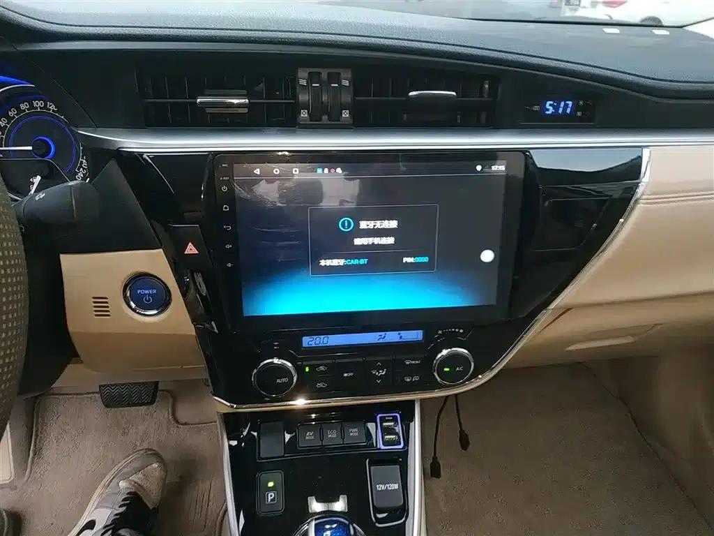 2016 Toyota Corolla Hybrid 1.8L E-CVT Elite Edition — миниатюра 13