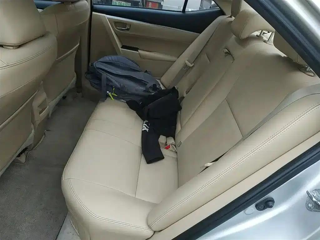2016 Toyota Corolla Hybrid 1.8L E-CVT Elite Edition — миниатюра 17
