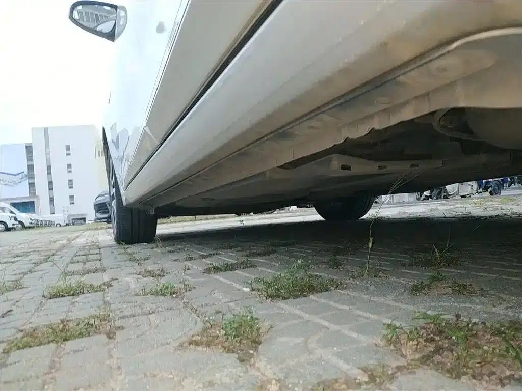 2016 Toyota Corolla Hybrid 1.8L E-CVT Elite Edition — миниатюра 22