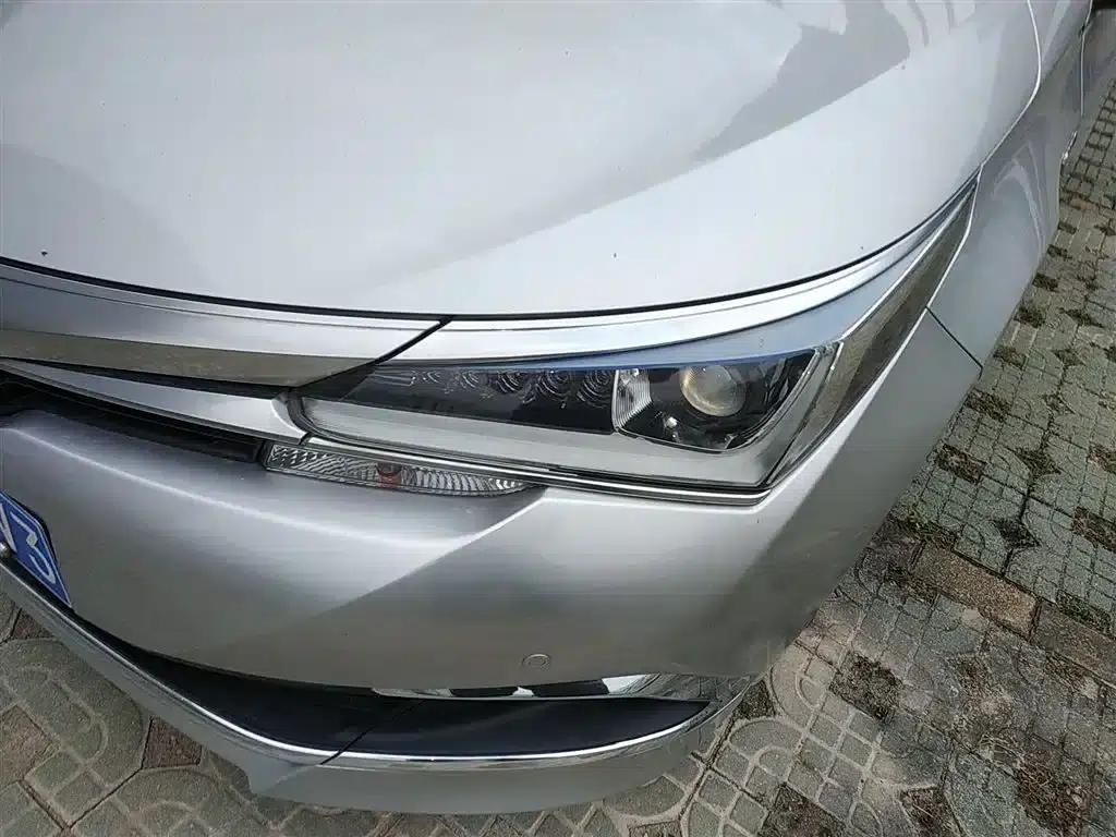 2016 Toyota Corolla Hybrid 1.8L E-CVT Elite Edition — миниатюра 24