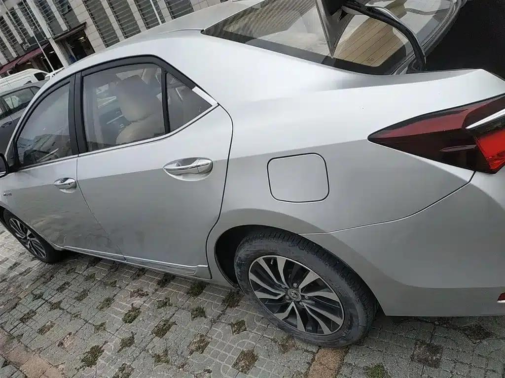 2016 Toyota Corolla Hybrid 1.8L E-CVT Elite Edition — миниатюра 5