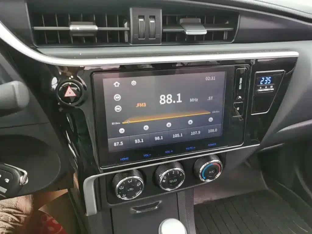 2017 Corolla Facelift 1.2T S-CVT GL-i Leather Edition — миниатюра 13