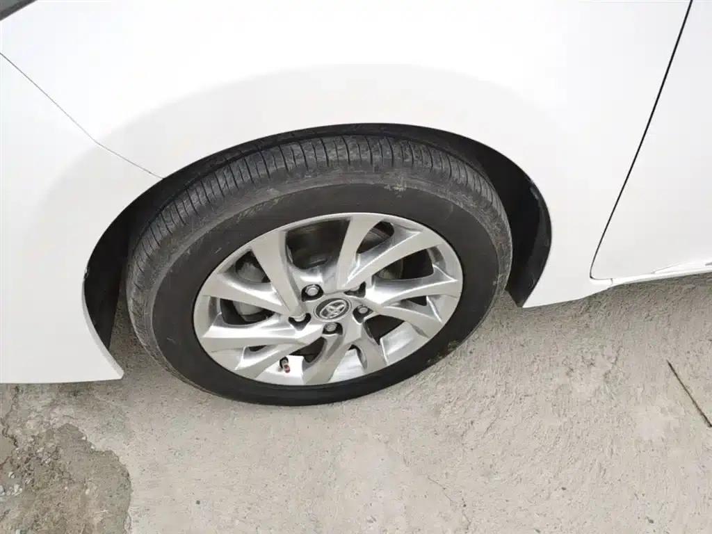 2017 Corolla Facelift 1.2T S-CVT GL-i Leather Edition — миниатюра 23