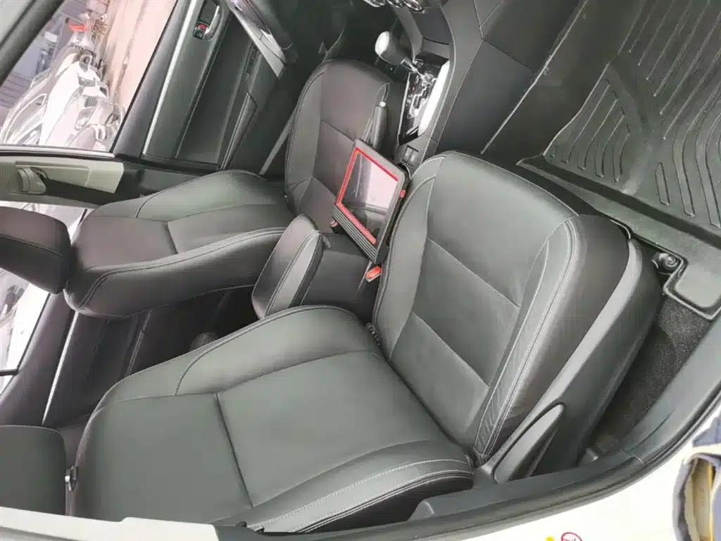 2017 Corolla Facelift 1.2T S-CVT GL-i Leather Edition — миниатюра 25