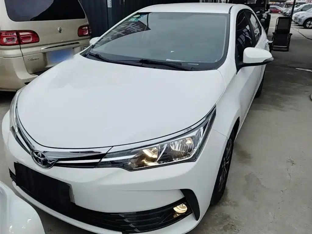 2017 Corolla Facelift 1.2T S-CVT GL — миниатюра 3