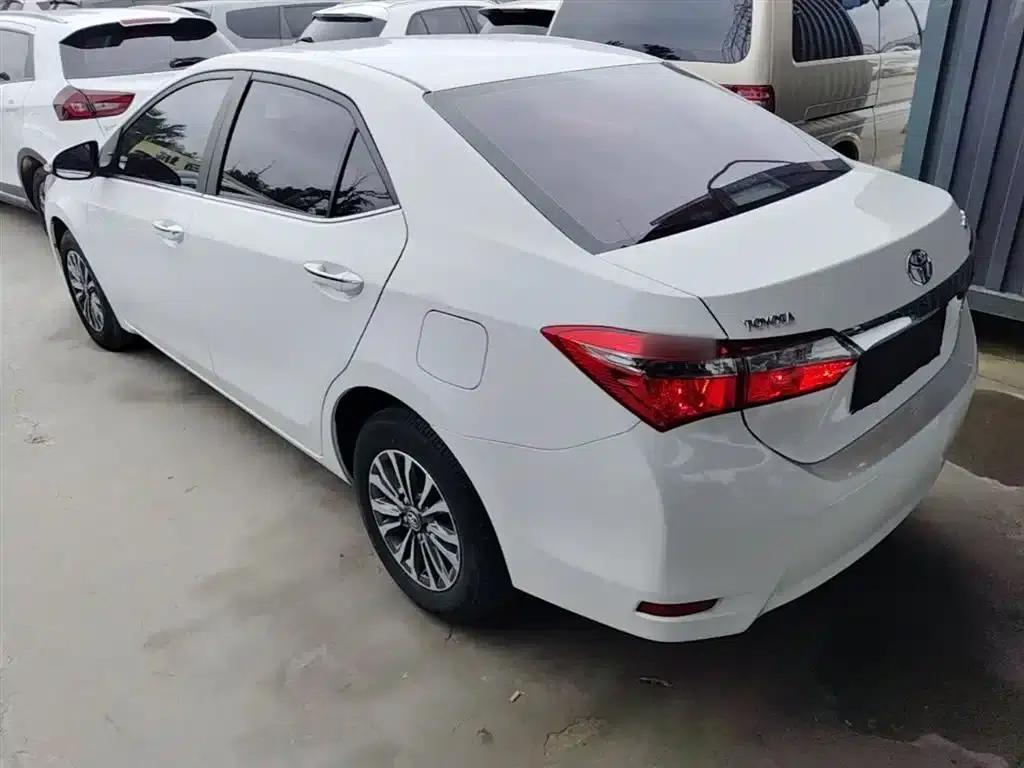 2017 Corolla Facelift 1.2T S-CVT GL — миниатюра 5
