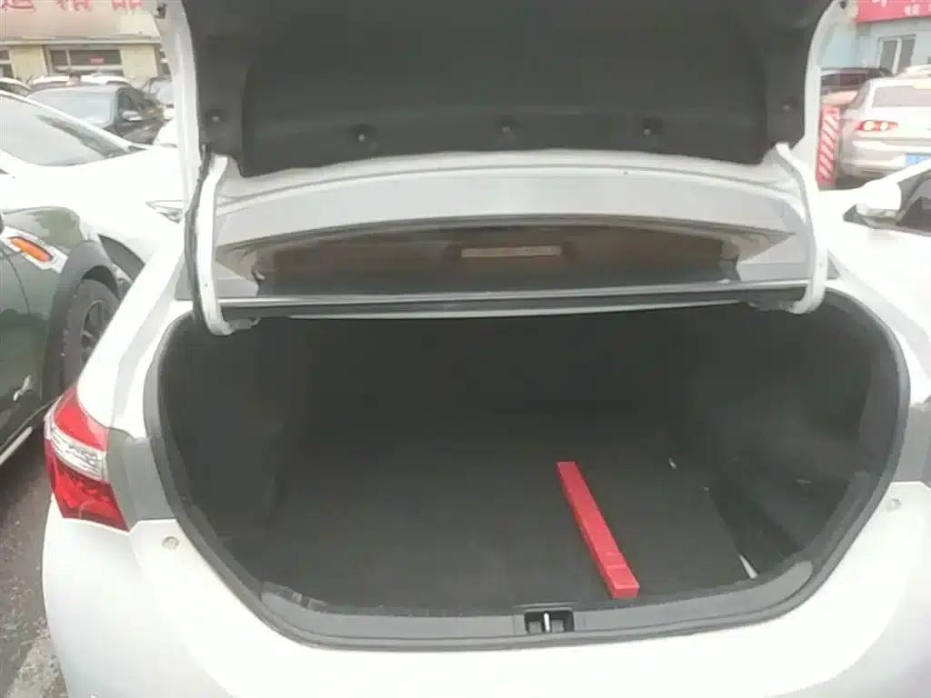 2014 Toyota Corolla 1.6L CVT GL-i Leather Edition — миниатюра 19