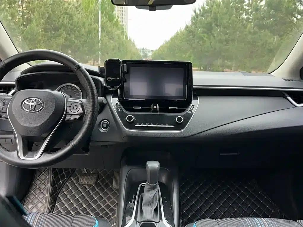 2021 Toyota Corolla 1.2T S-CVT Elite Edition — миниатюра 21