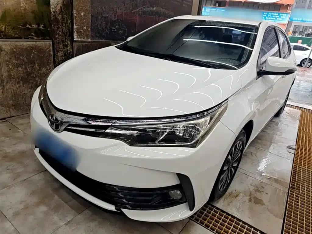 2017 Corolla Facelift 1.2T S-CVT GL-i — миниатюра 2