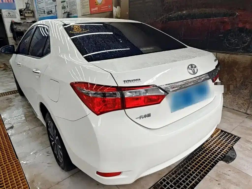 2017 Corolla Facelift 1.2T S-CVT GL-i — миниатюра 5