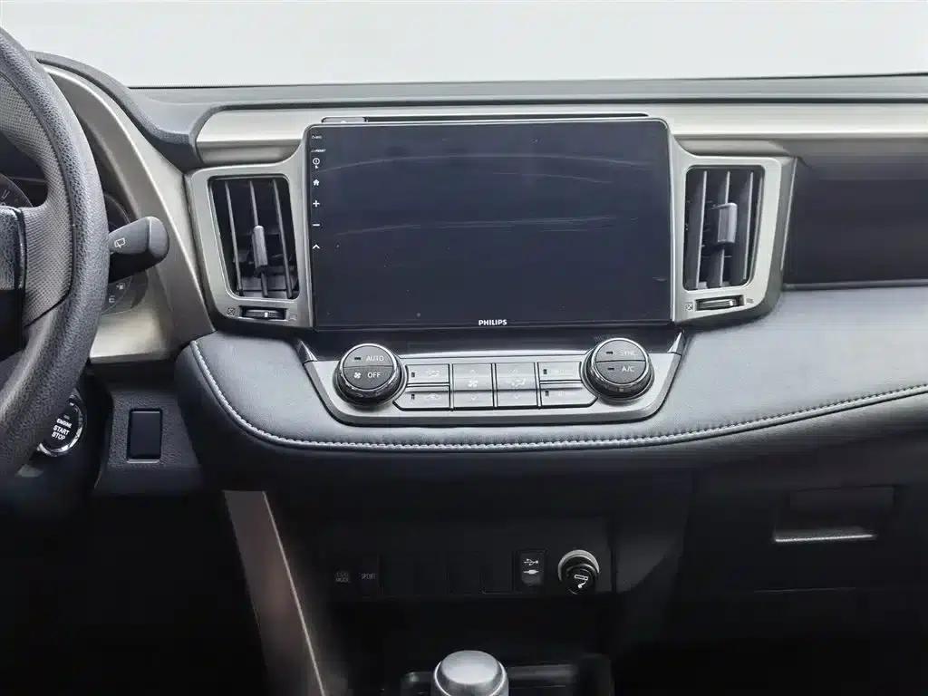 2015 RAV4 2.0L CVT 2WD Fashion Edition — миниатюра 12