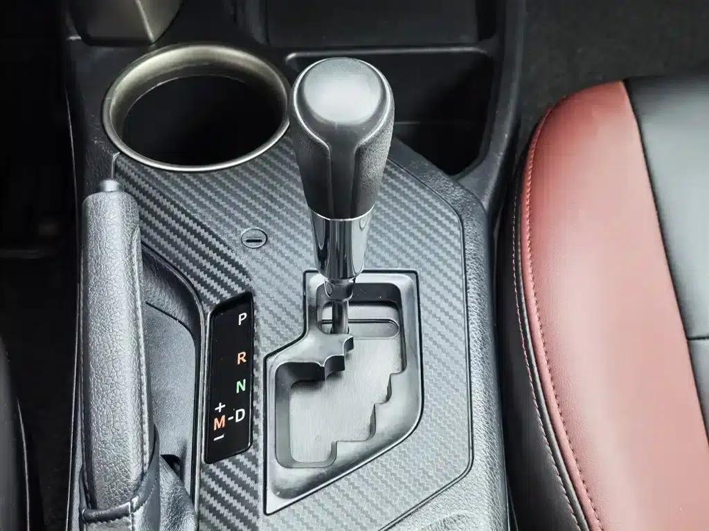 2015 RAV4 2.0L CVT 2WD Fashion Edition — миниатюра 13