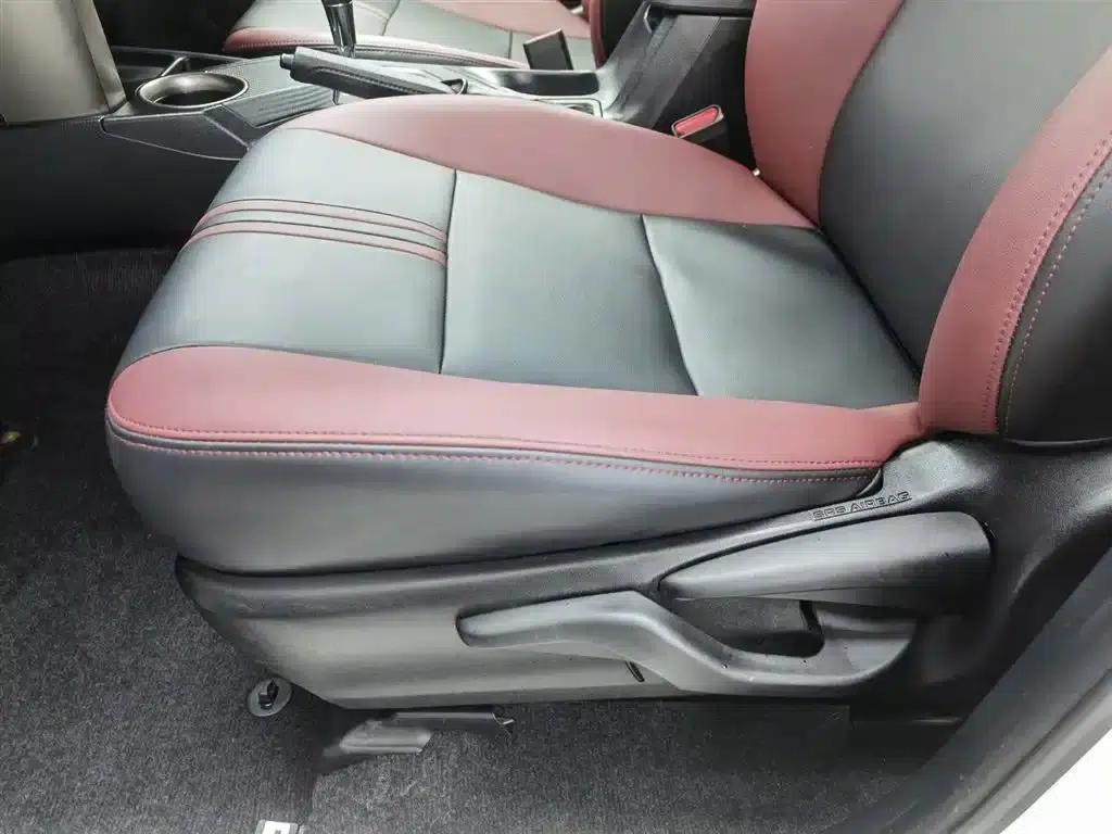 2015 RAV4 2.0L CVT 2WD Fashion Edition — миниатюра 20