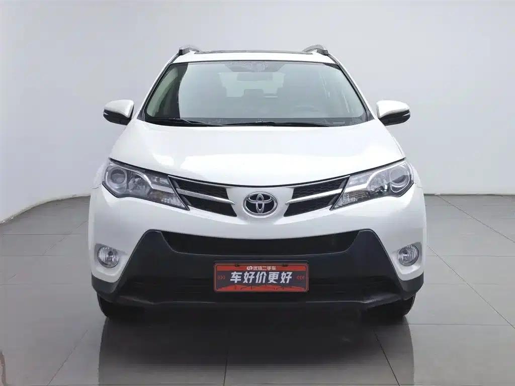 2015 RAV4 2.0L CVT 2WD Fashion Edition — миниатюра 3