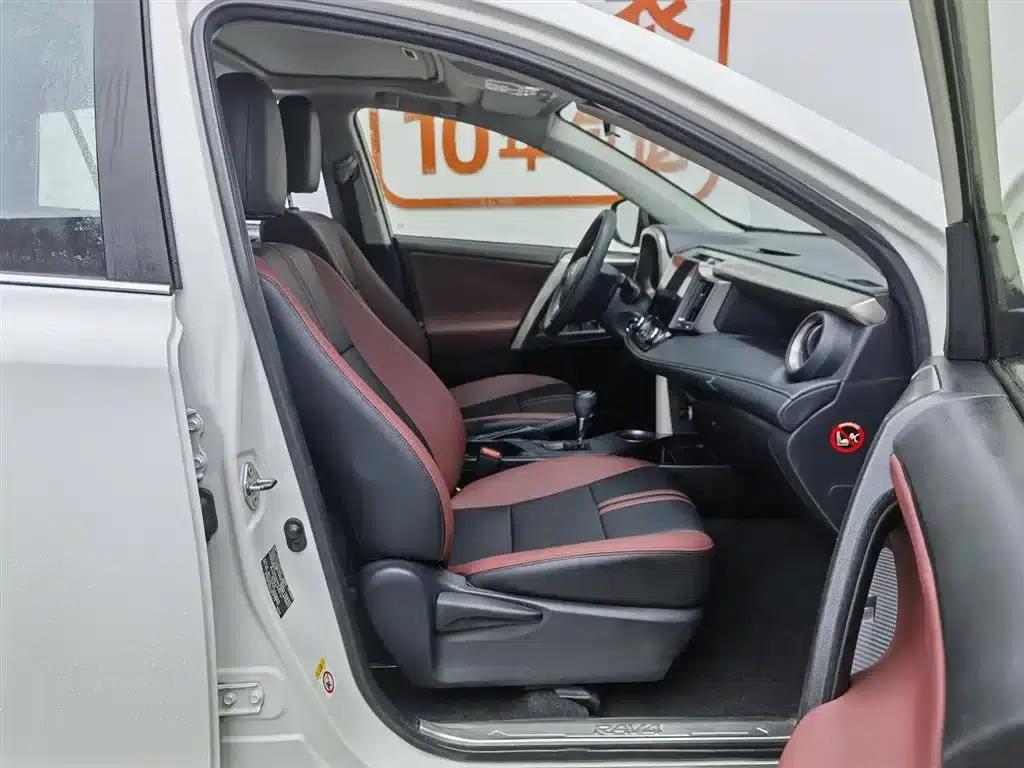 2015 RAV4 2.0L CVT 2WD Fashion Edition — миниатюра 23