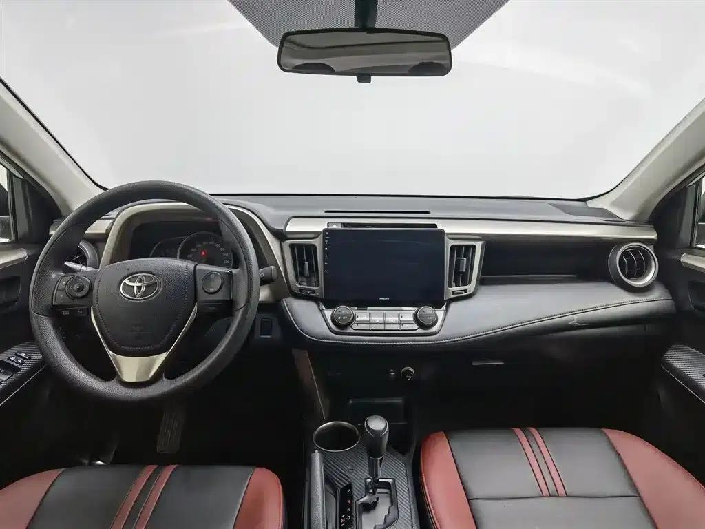 2015 RAV4 2.0L CVT 2WD Fashion Edition — миниатюра 5