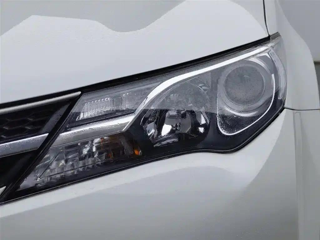 2015 RAV4 2.0L CVT 2WD Fashion Edition — миниатюра 7
