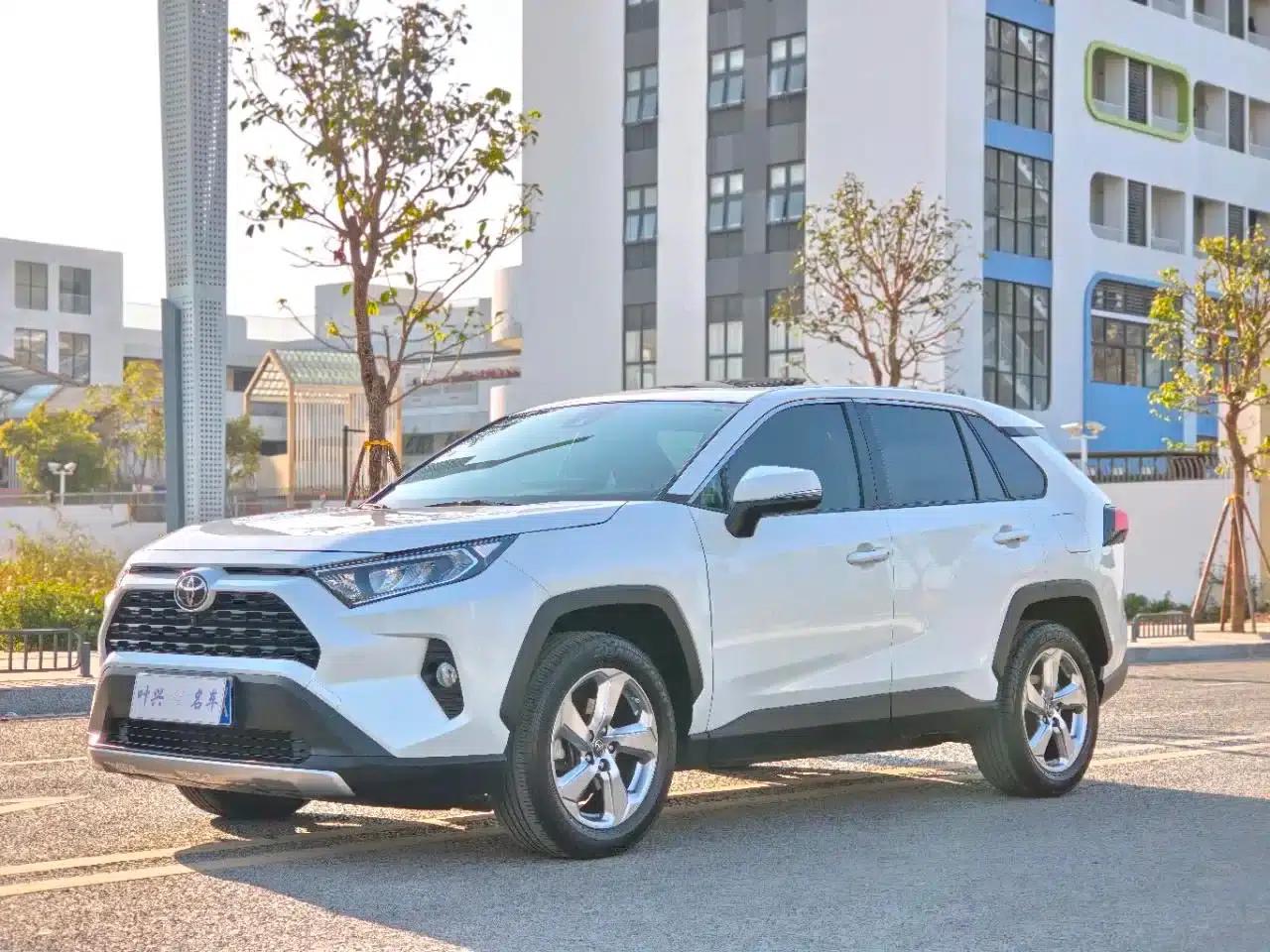 RAV4 2021 2.0L CVT 2WD Fashion Plus Edition — миниатюра 1