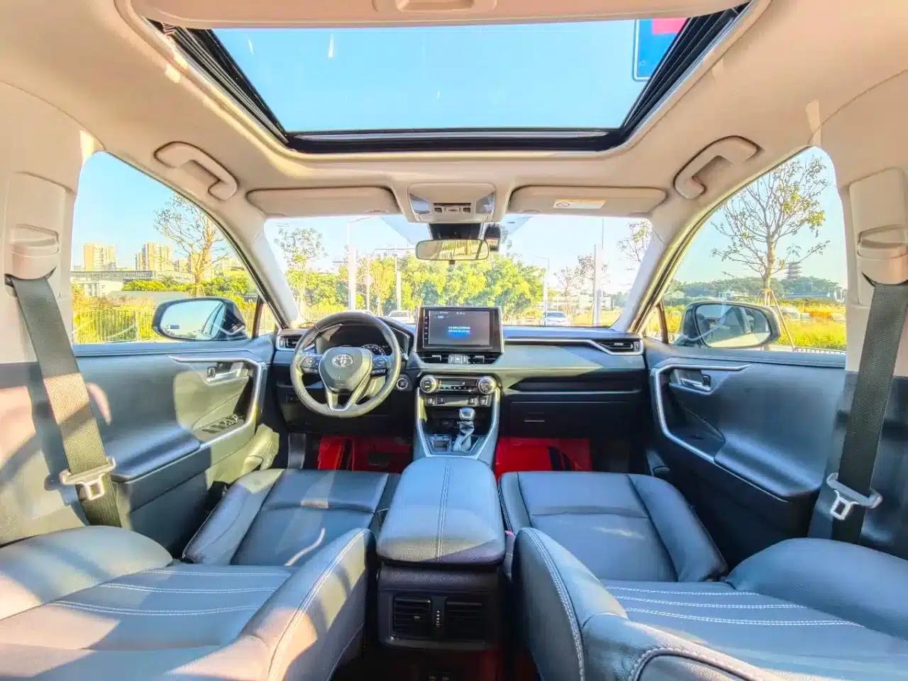 RAV4 2021 2.0L CVT 2WD Fashion Plus Edition — миниатюра 11