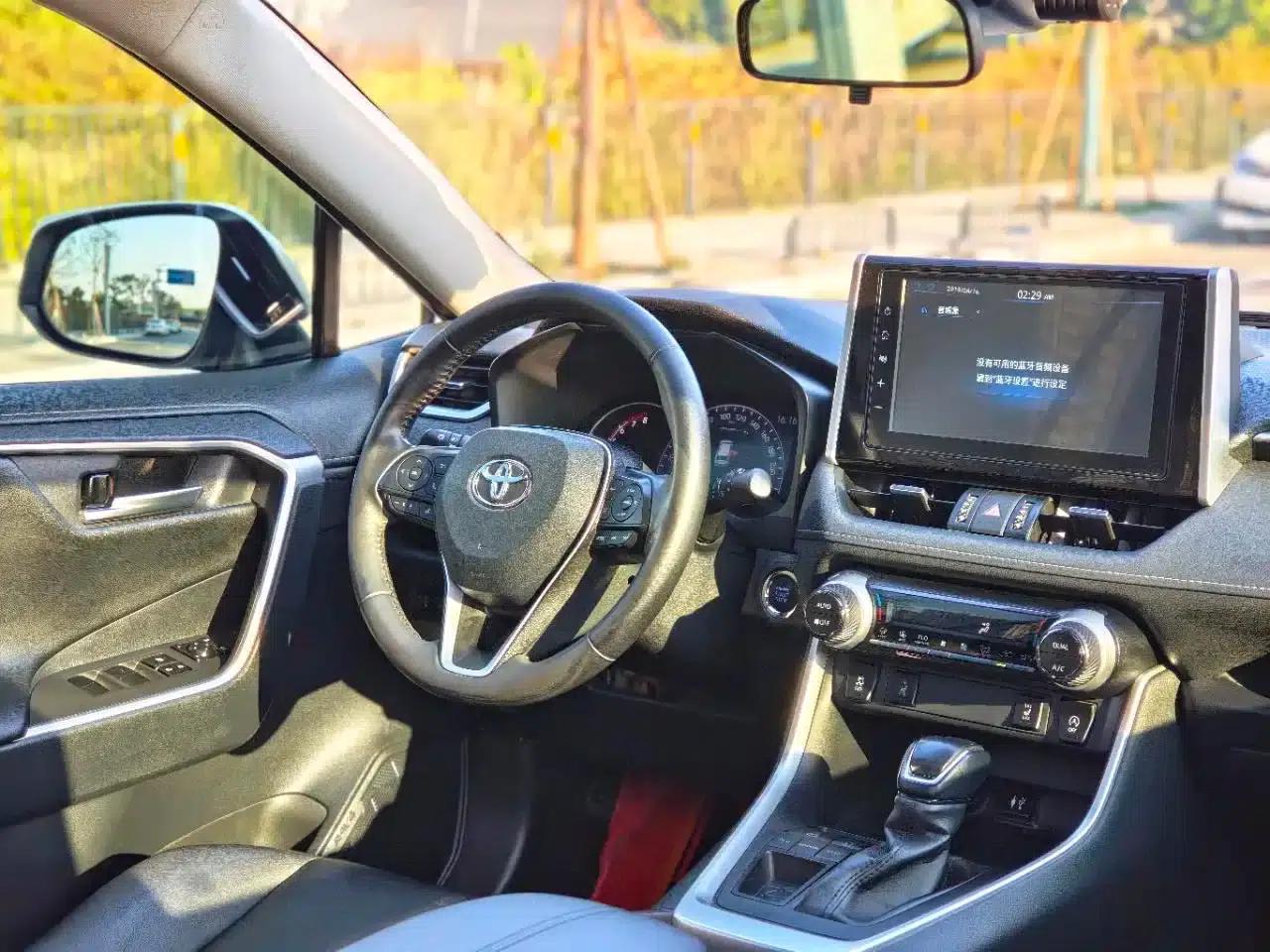 RAV4 2021 2.0L CVT 2WD Fashion Plus Edition — миниатюра 12
