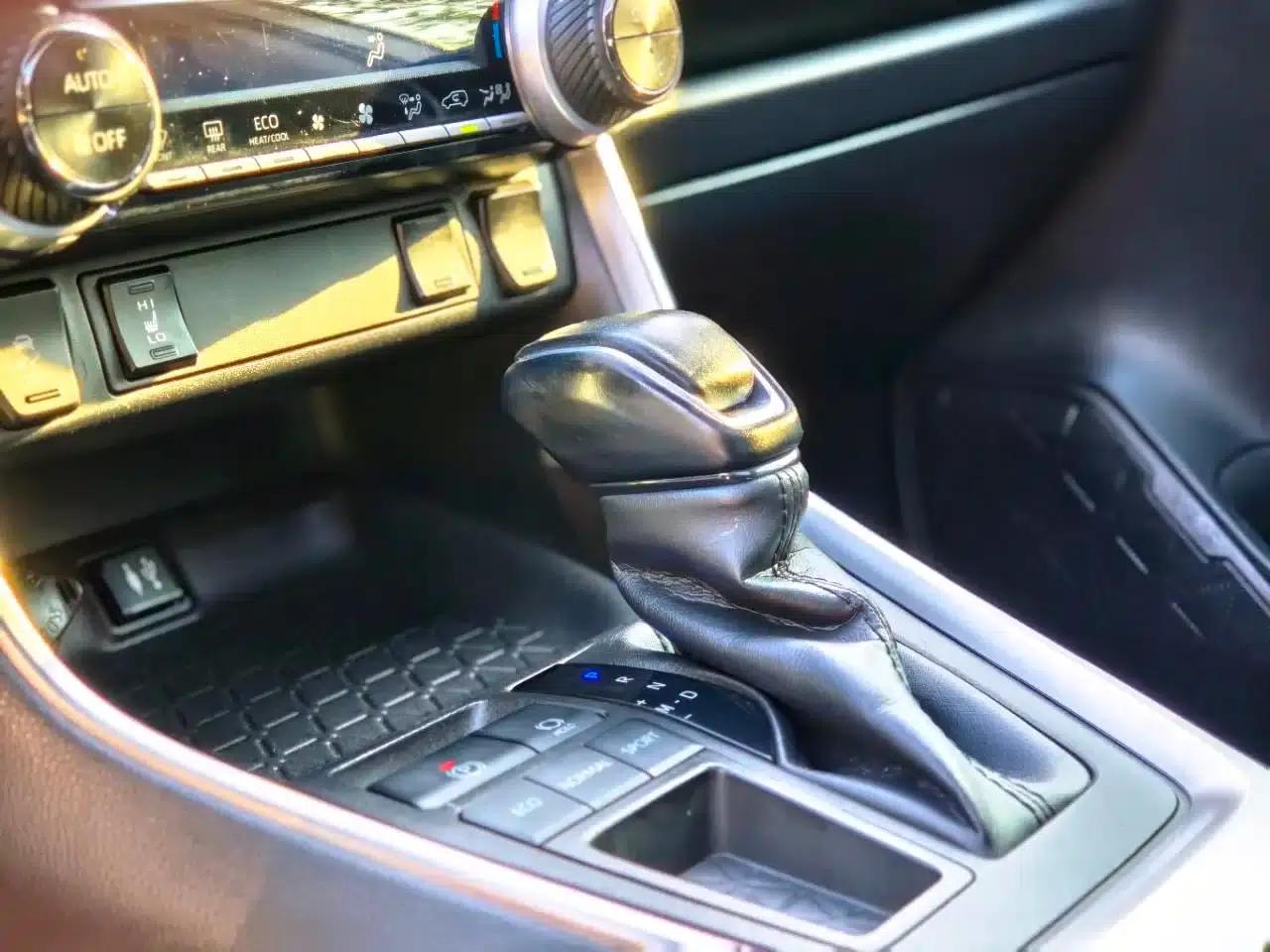 RAV4 2021 2.0L CVT 2WD Fashion Plus Edition — миниатюра 10