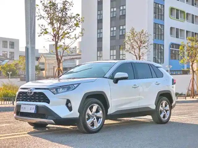RAV4 2021 2.0L CVT 2WD Fashion Plus Edition