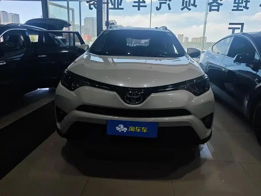 2018 RAV4 2.0L CVT 2WD Fashion X Edition — миниатюра 2