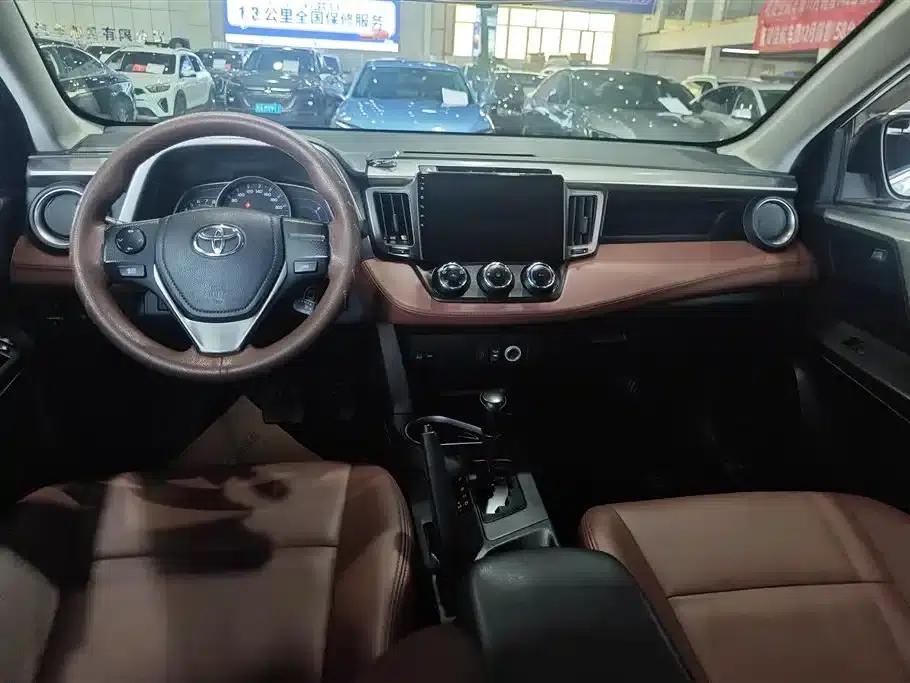 2018 RAV4 2.0L CVT 2WD Fashion X Edition — миниатюра 12