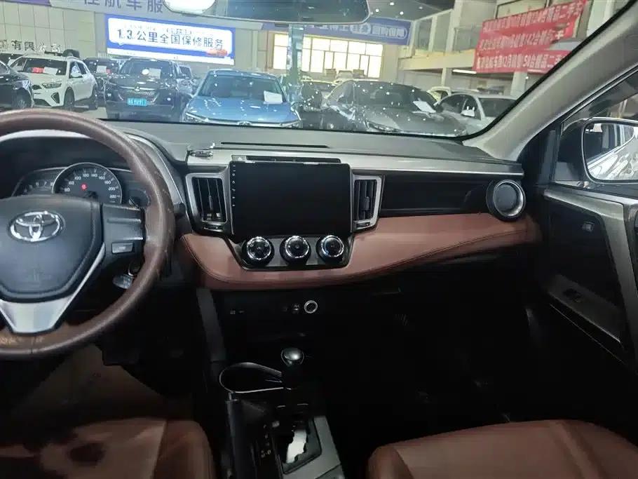 2018 RAV4 2.0L CVT 2WD Fashion X Edition — миниатюра 13