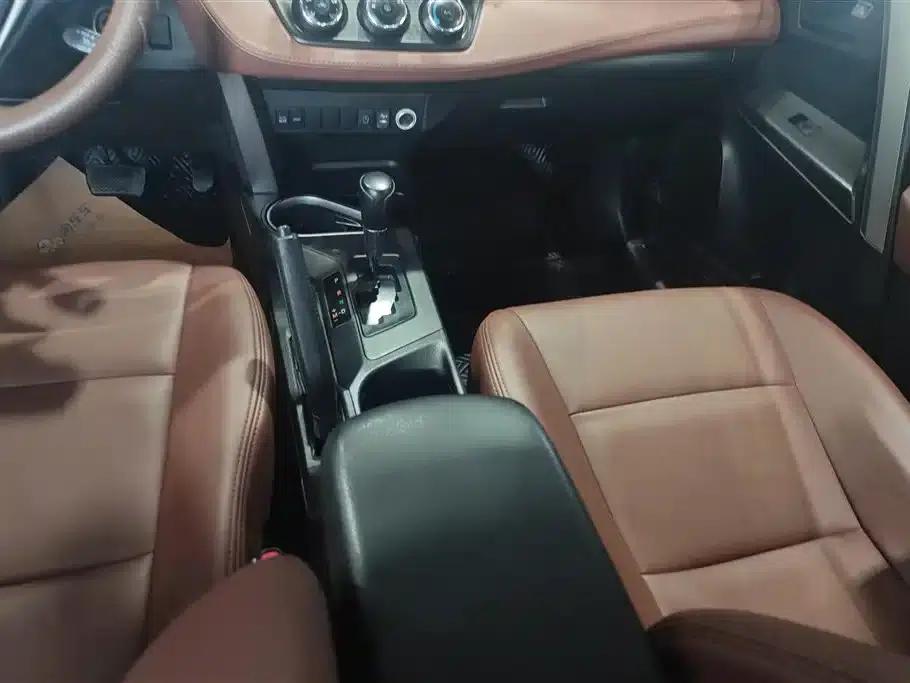 2018 RAV4 2.0L CVT 2WD Fashion X Edition — миниатюра 16