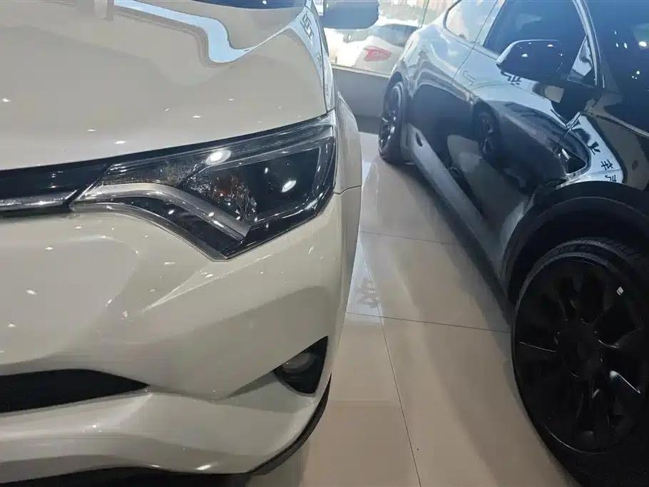 2018 RAV4 2.0L CVT 2WD Fashion X Edition — миниатюра 5