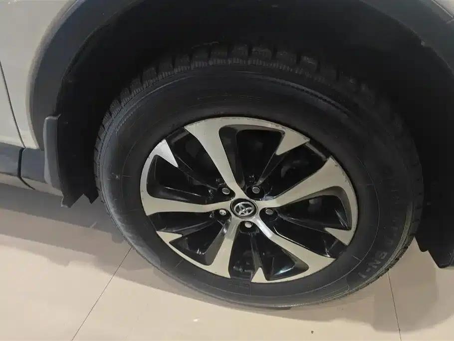 2018 RAV4 2.0L CVT 2WD Fashion X Edition — миниатюра 6