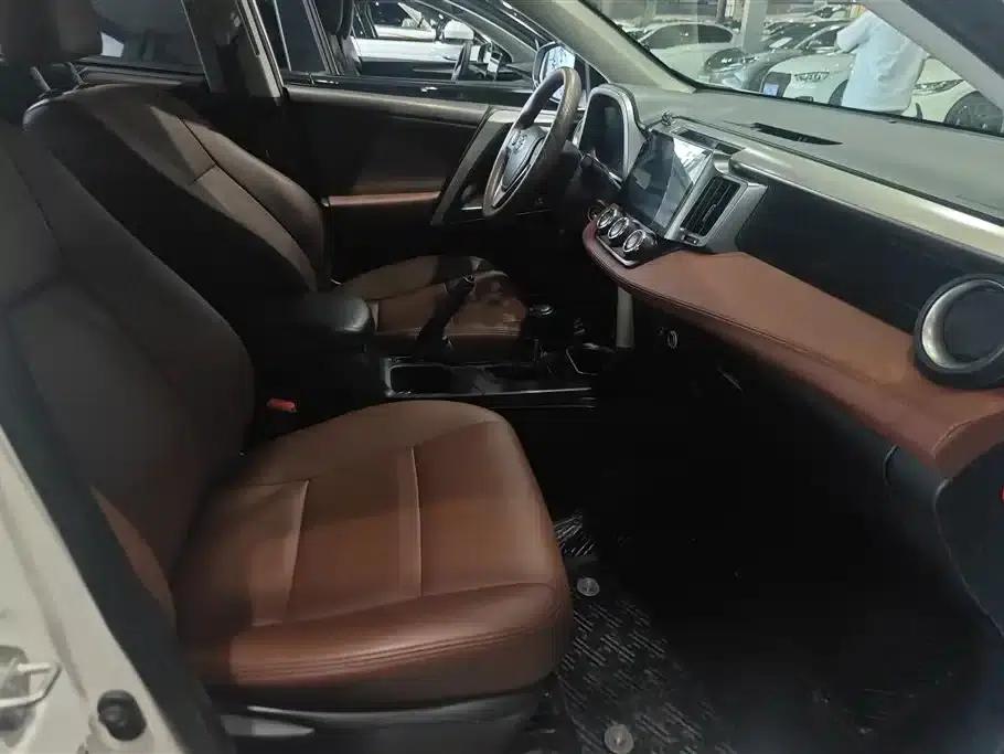 2018 RAV4 2.0L CVT 2WD Fashion X Edition — миниатюра 8