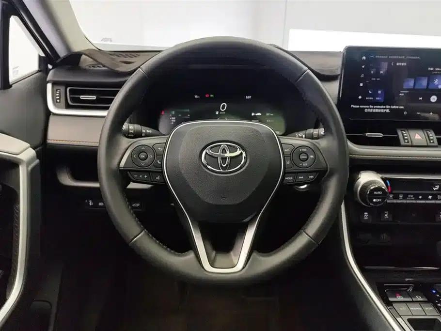 2024 RAV4 2.0L CVT 2WD Fashion Plus Edition — миниатюра 15