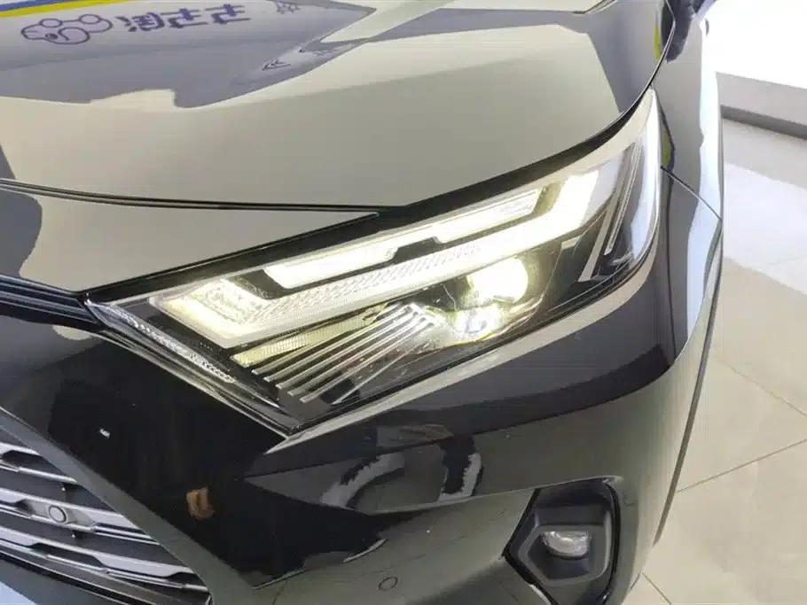 2024 RAV4 2.0L CVT 2WD Fashion Plus Edition — миниатюра 5