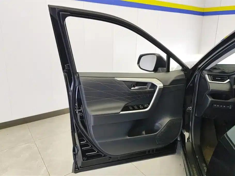 2024 RAV4 2.0L CVT 2WD Fashion Plus Edition — миниатюра 7