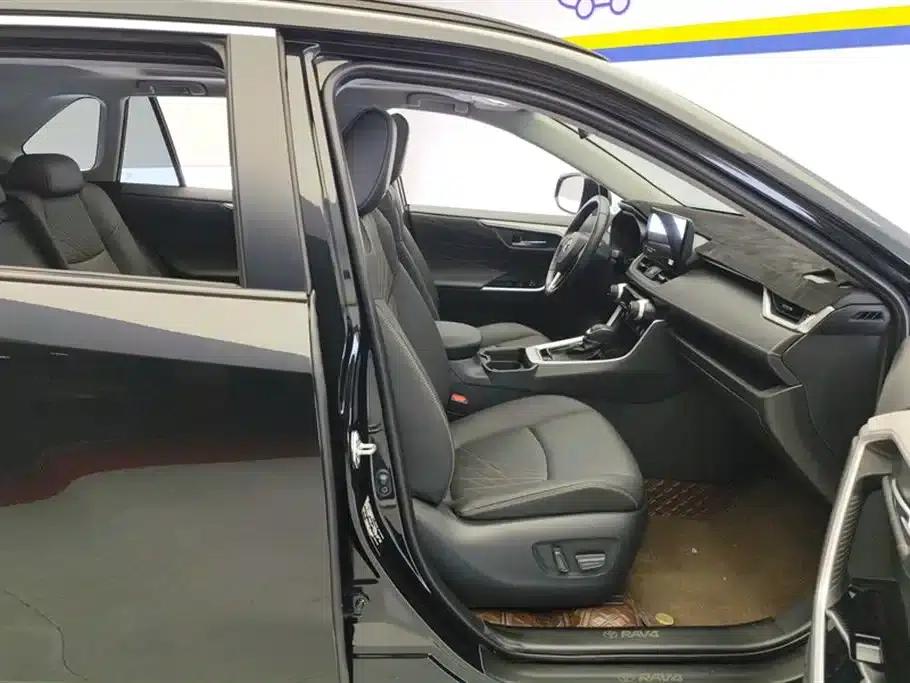 2024 RAV4 2.0L CVT 2WD Fashion Plus Edition — миниатюра 8