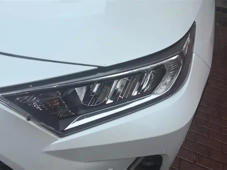 2024 RAV4 2.0L CVT 2WD Urban Edition — миниатюра 5