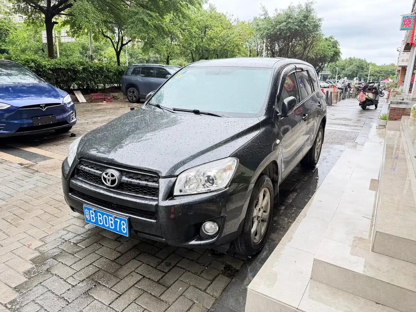 RAV4 2009 2.0L Automatic Classic Edition — миниатюра 1