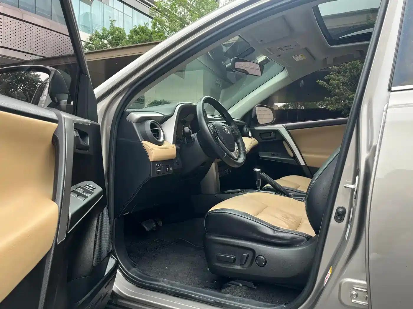 2016 RAV4 2.5L Automatic 4WD Elite Edition — миниатюра 11