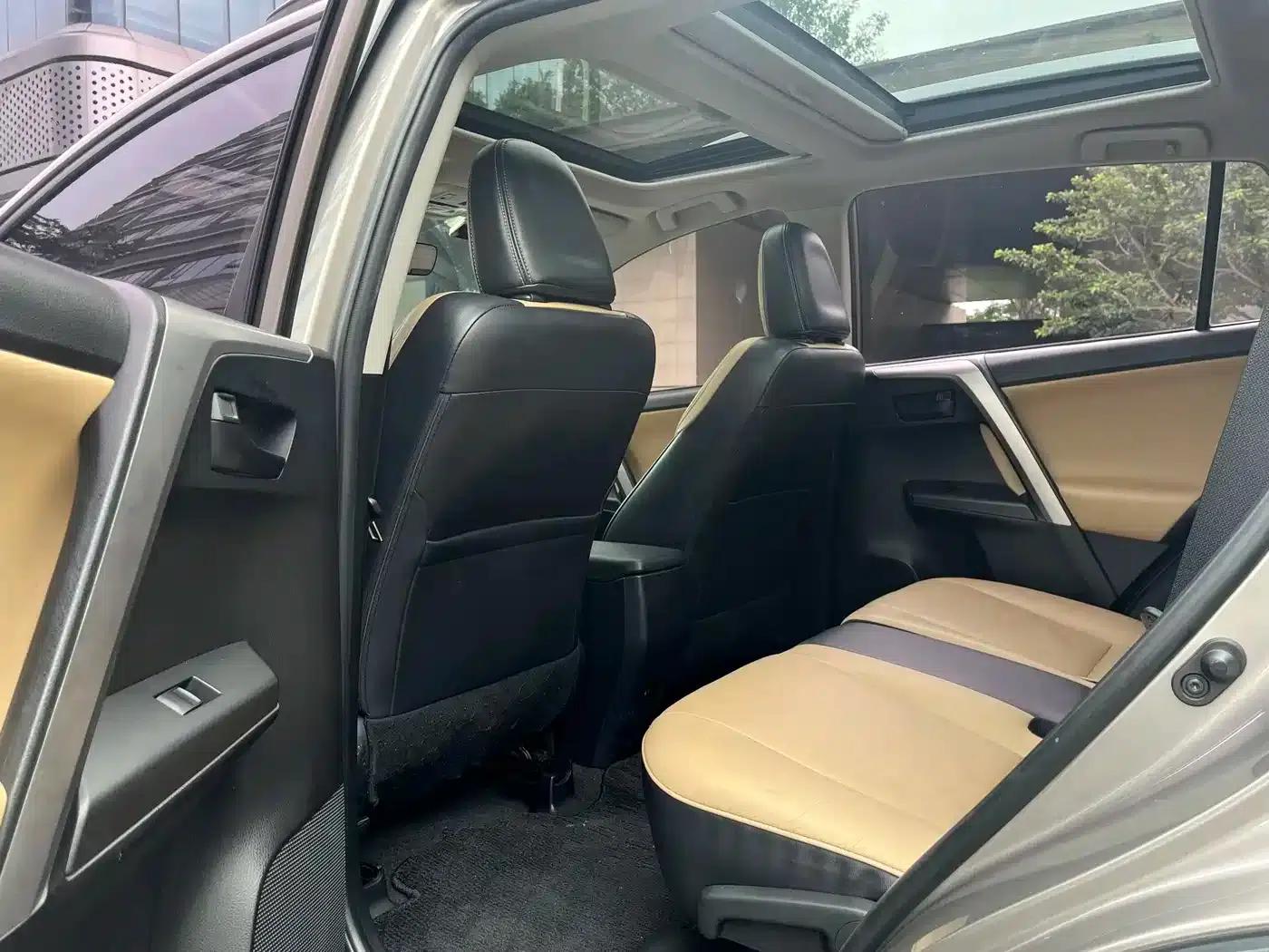 2016 RAV4 2.5L Automatic 4WD Elite Edition — миниатюра 14