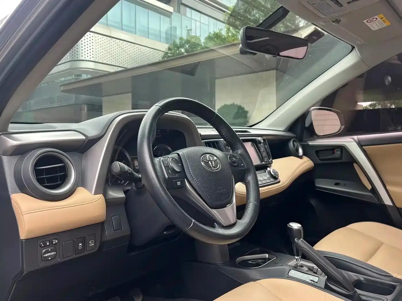 2016 RAV4 2.5L Automatic 4WD Elite Edition — миниатюра 16