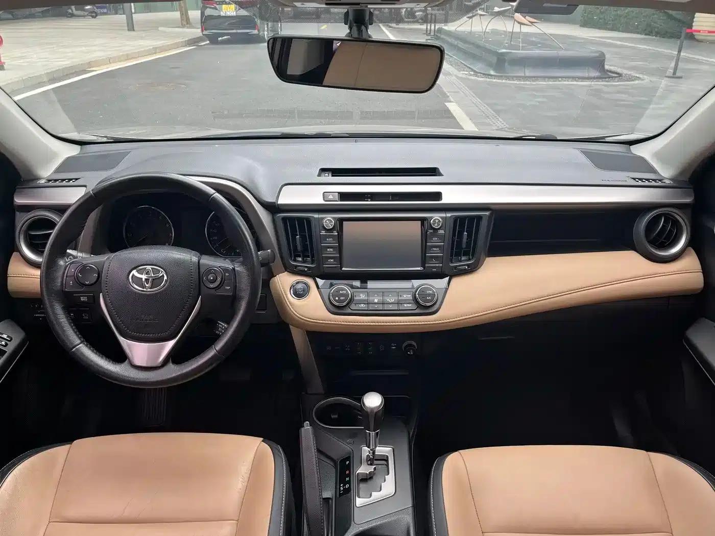 2016 RAV4 2.5L Automatic 4WD Elite Edition — миниатюра 17