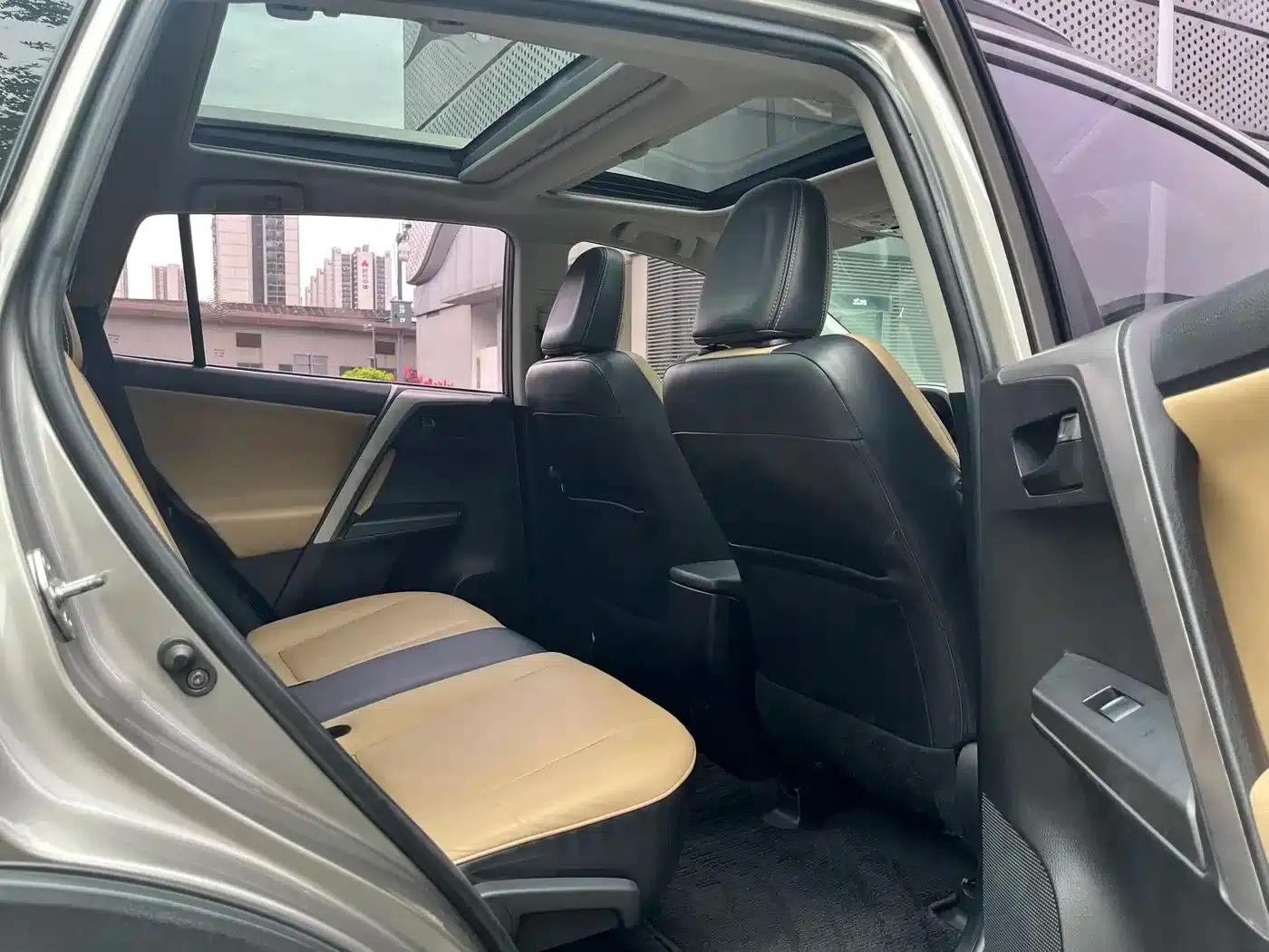 2016 RAV4 2.5L Automatic 4WD Elite Edition — миниатюра 18