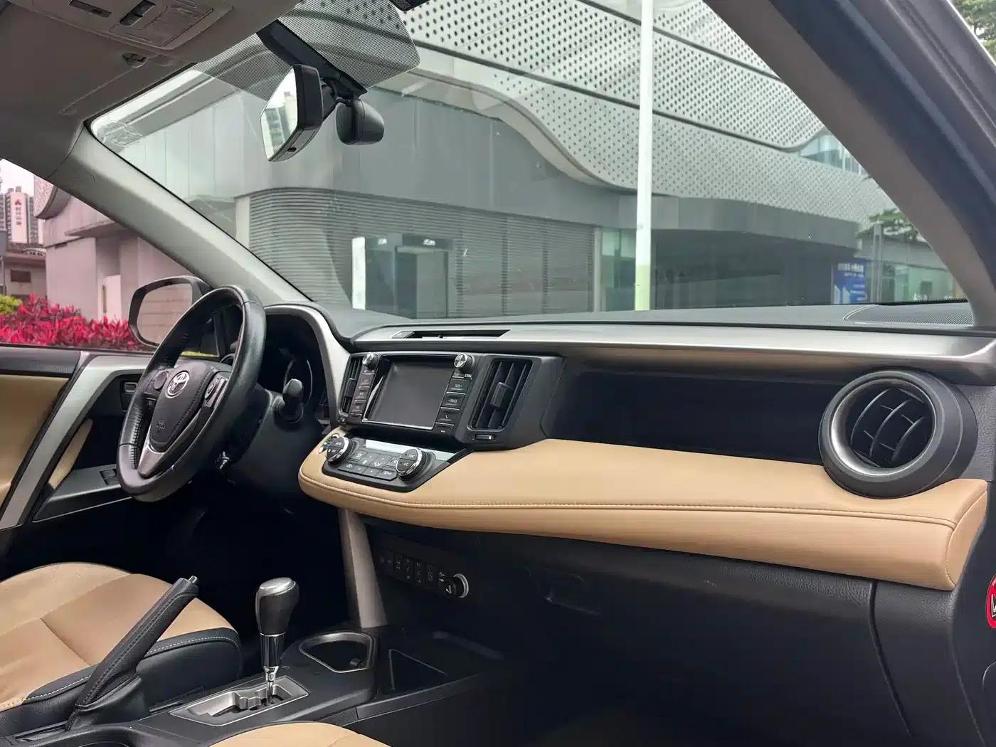2016 RAV4 2.5L Automatic 4WD Elite Edition — миниатюра 22