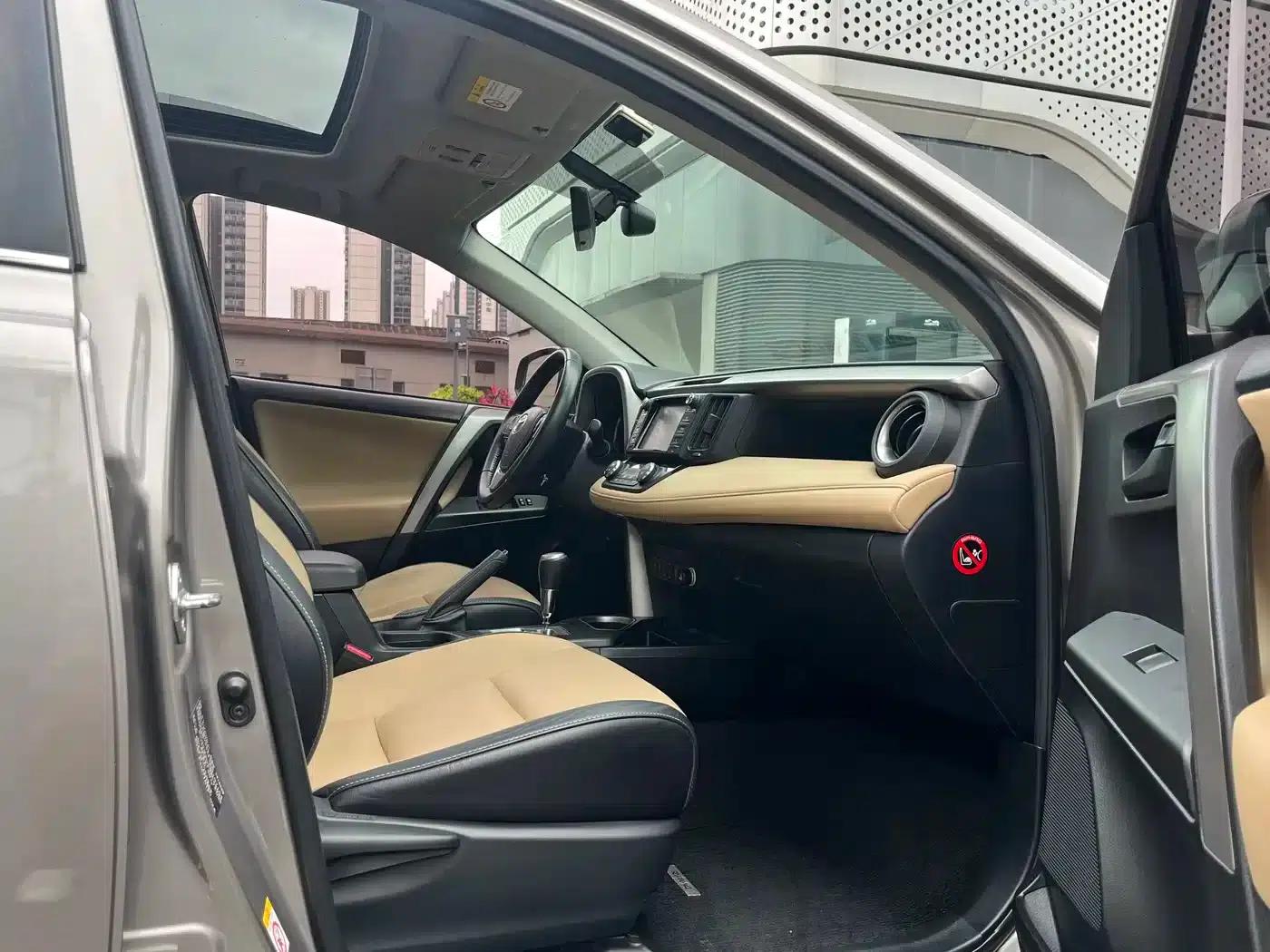 2016 RAV4 2.5L Automatic 4WD Elite Edition — миниатюра 24