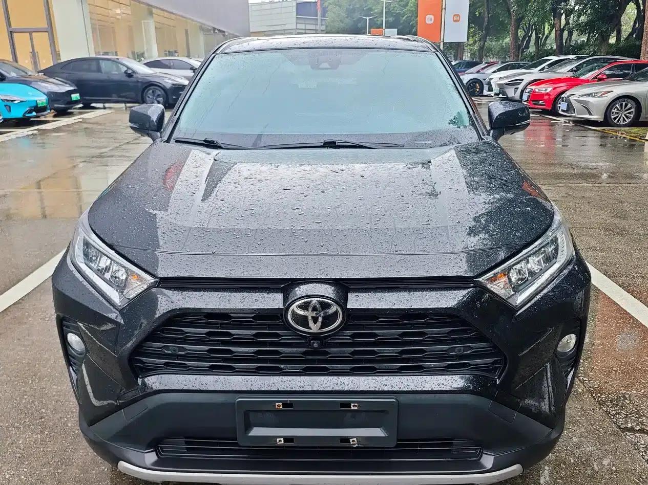 2022 RAV4 2.0L CVT 2WD Fashion Plus Edition — миниатюра 2