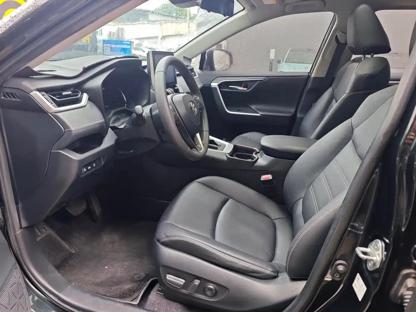 2022 RAV4 2.0L CVT 2WD Fashion Plus Edition — миниатюра 4